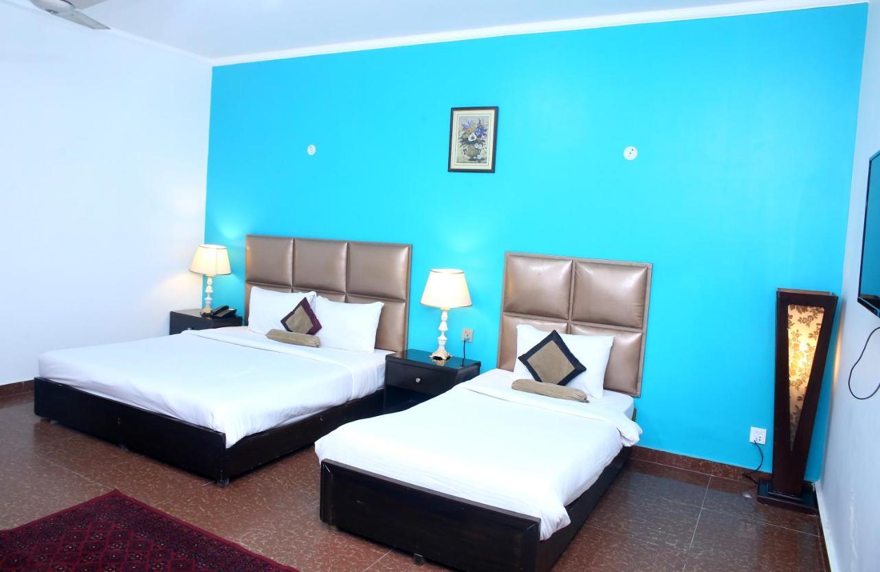 Premier Inn Mall Lahore Ngoại thất bức ảnh
