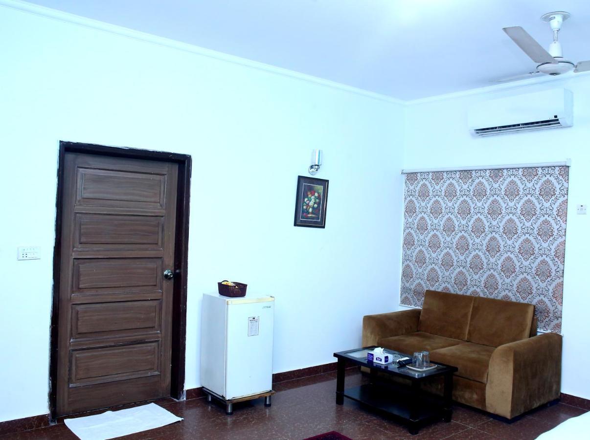 Premier Inn Mall Lahore Ngoại thất bức ảnh