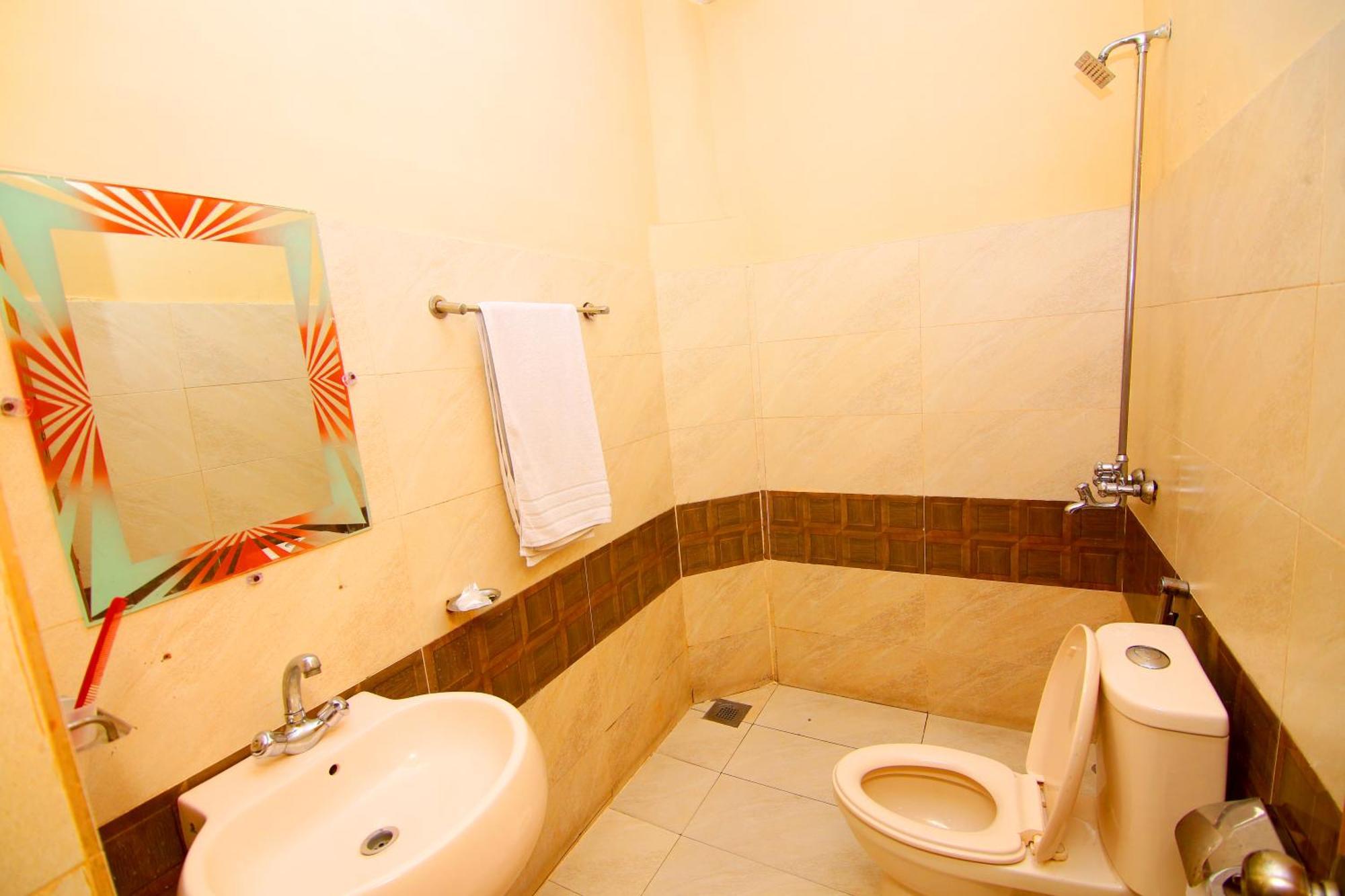 Premier Inn Mall Lahore Ngoại thất bức ảnh