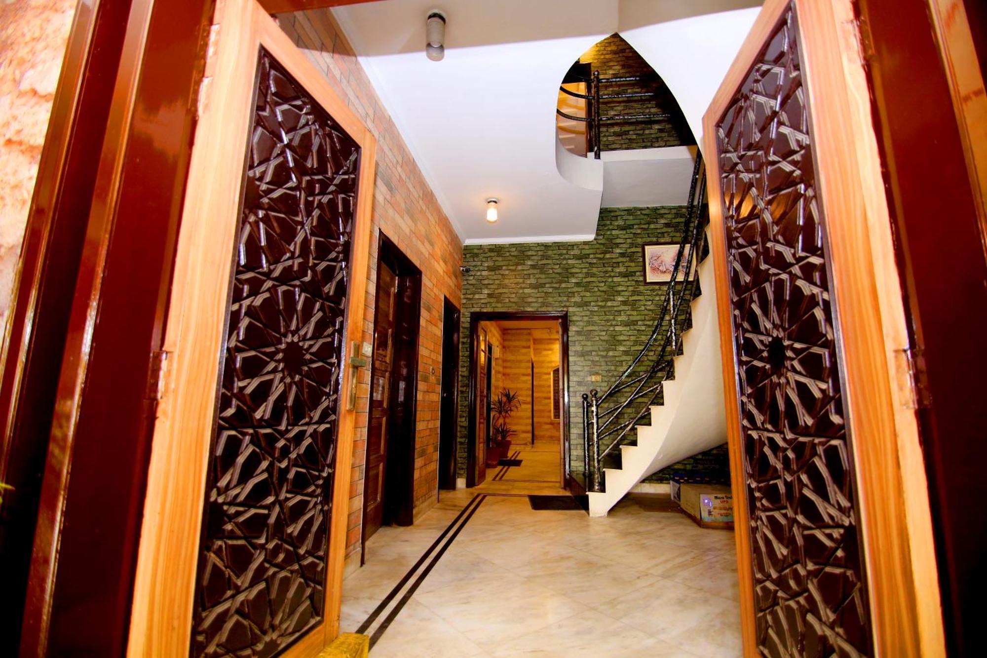 Premier Inn Mall Lahore Ngoại thất bức ảnh