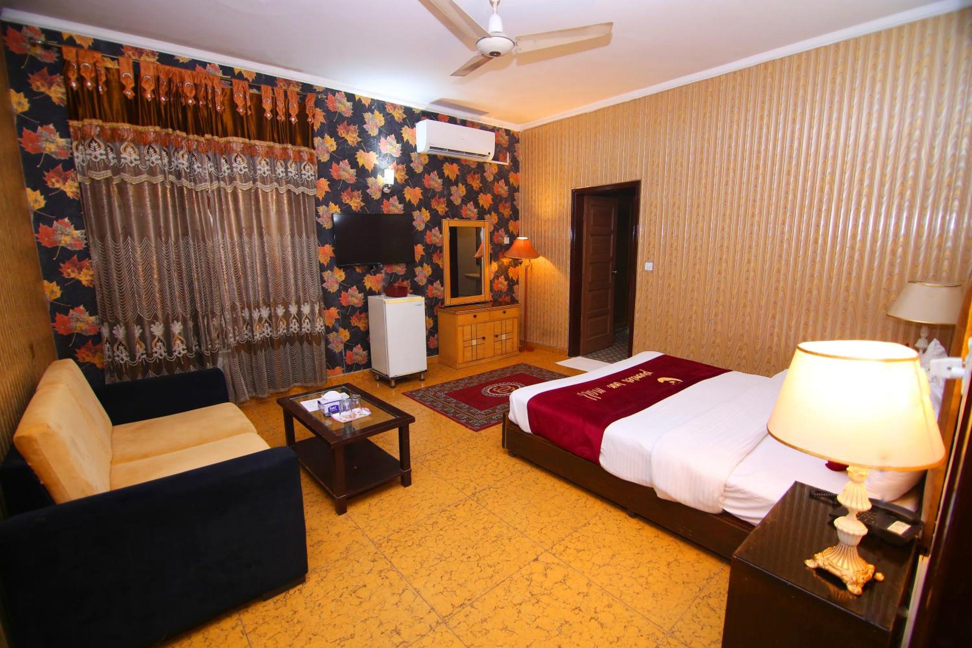 Premier Inn Mall Lahore Ngoại thất bức ảnh