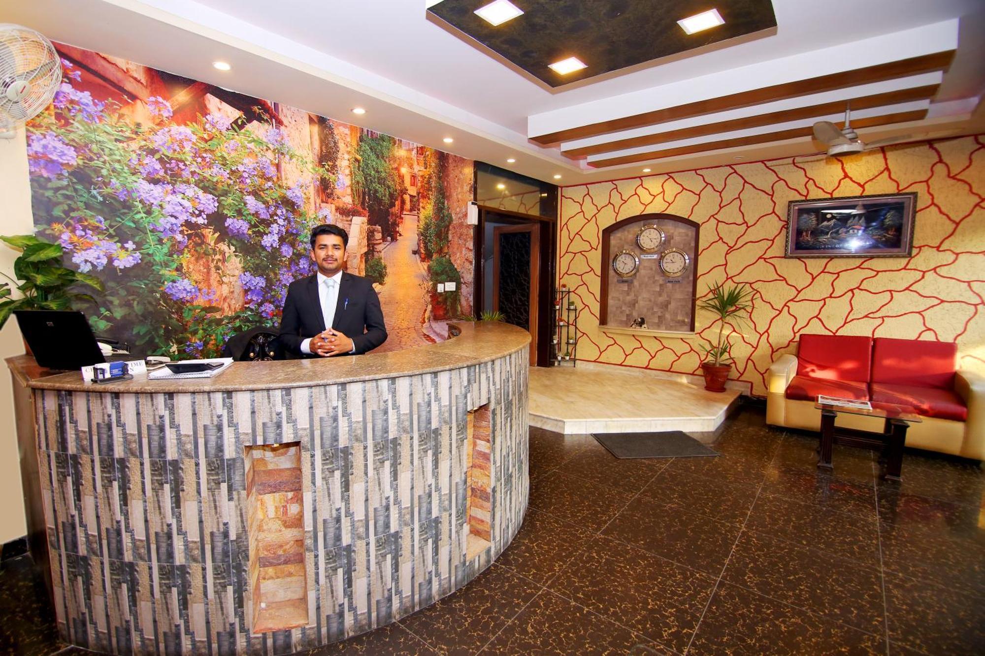 Premier Inn Mall Lahore Ngoại thất bức ảnh